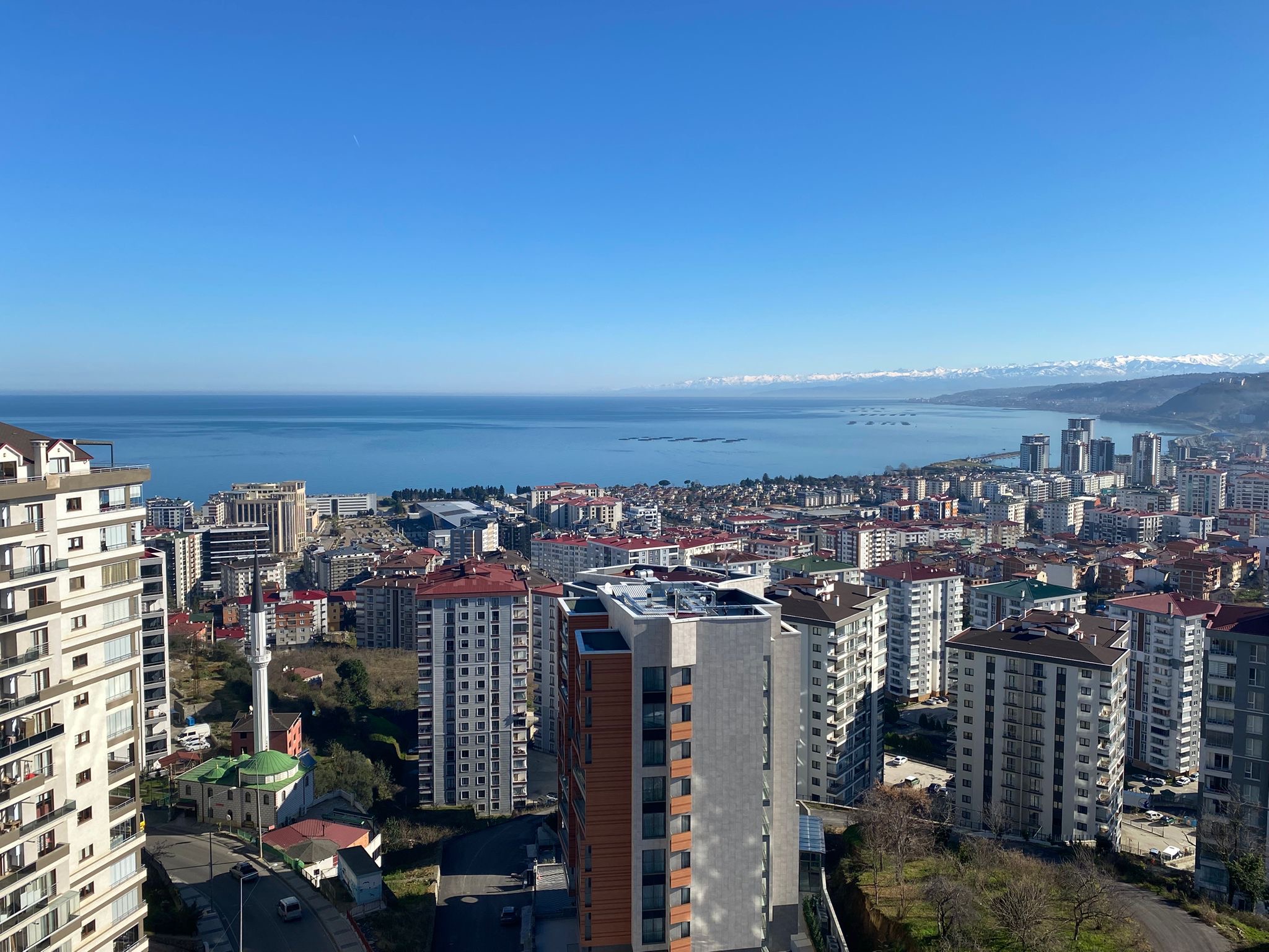 Kaşüstü Mah. satılık  3+1 eşyalı daire