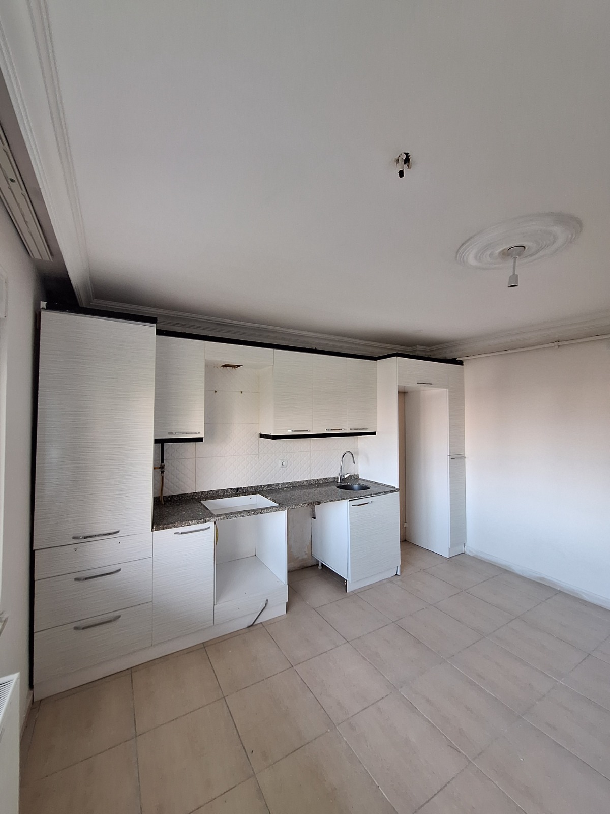 MABEL'DEN GEDİKKAYA MH. FLORYA EVLERİ SATILIK DAİRE