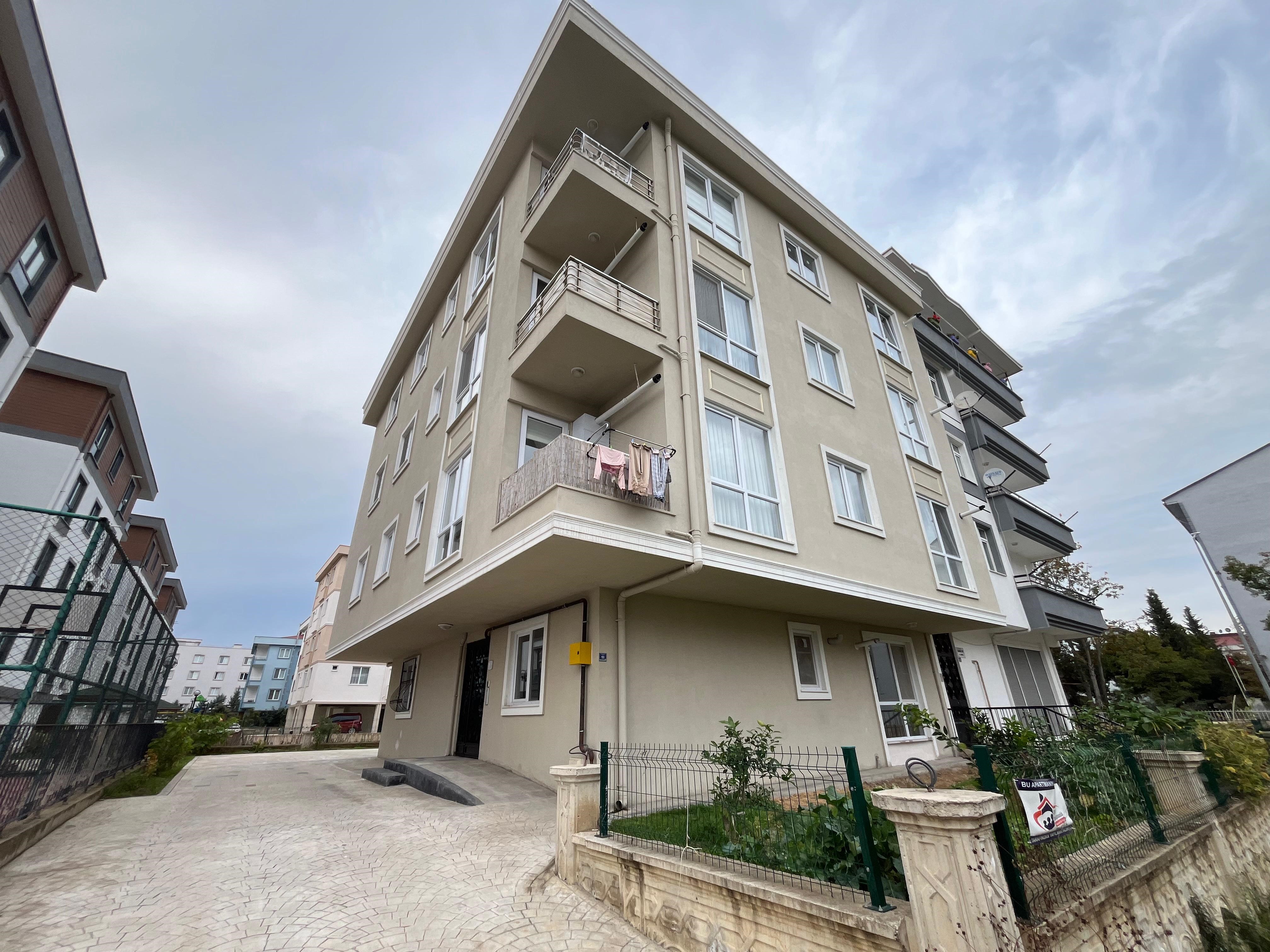 CUMHURİYET MAHALLESİ E-BEBEK KARŞISI SATILIK 1+1 DAİRE