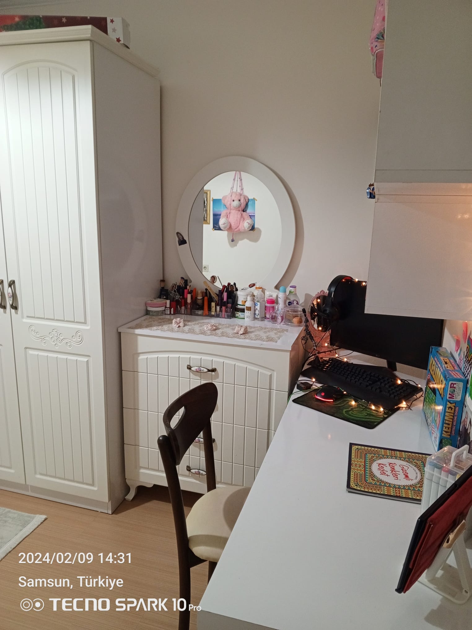 MERKEZİ KONUMDA ARA KAT OTOPARKLI 3+1 DAİRE