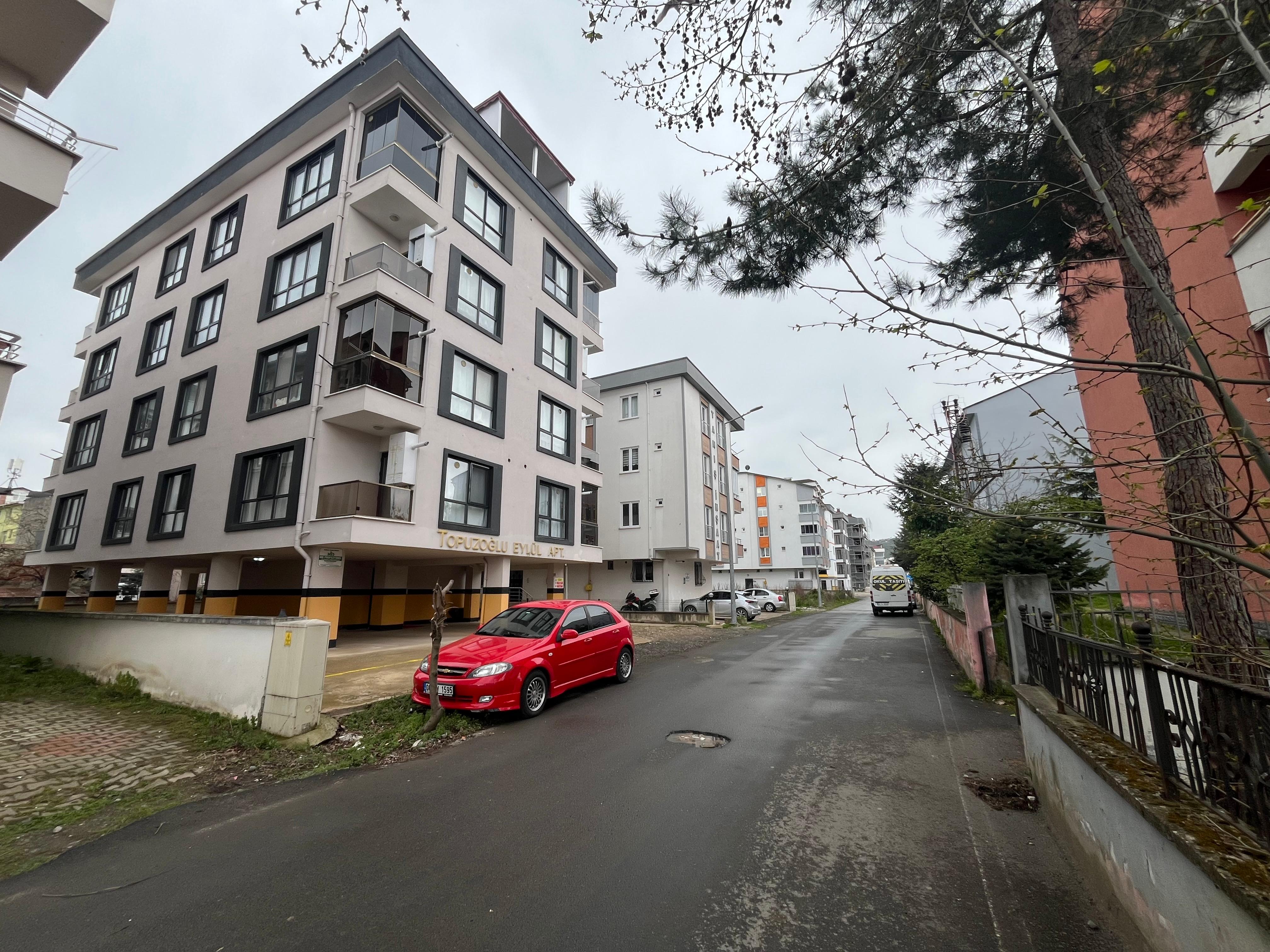 CUMHURİYET MAH. SAHİL TARAFI TOPUZOĞLU EYLÜL APARTMANI EŞYALI KİRALIK 1+1