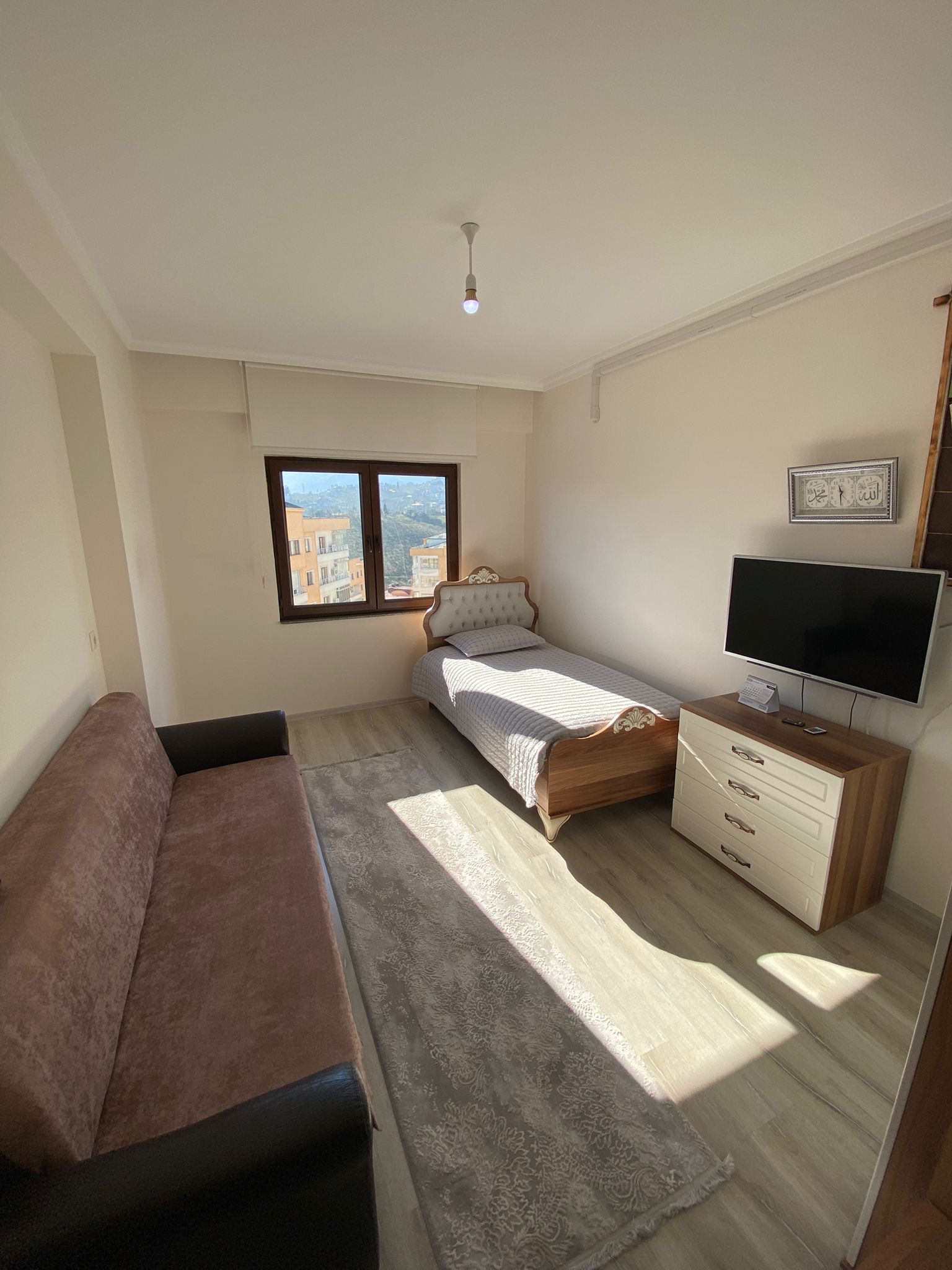 Kaşüstü Mah. satılık  3+1 eşyalı daire