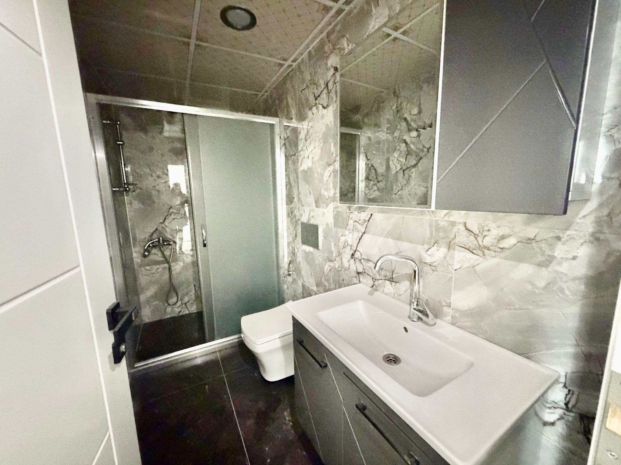 DENİZE VE SAHİLE 50M ÇİFT GİRİŞ CAM BALKON KOMBİ DAHİL DUBLEX