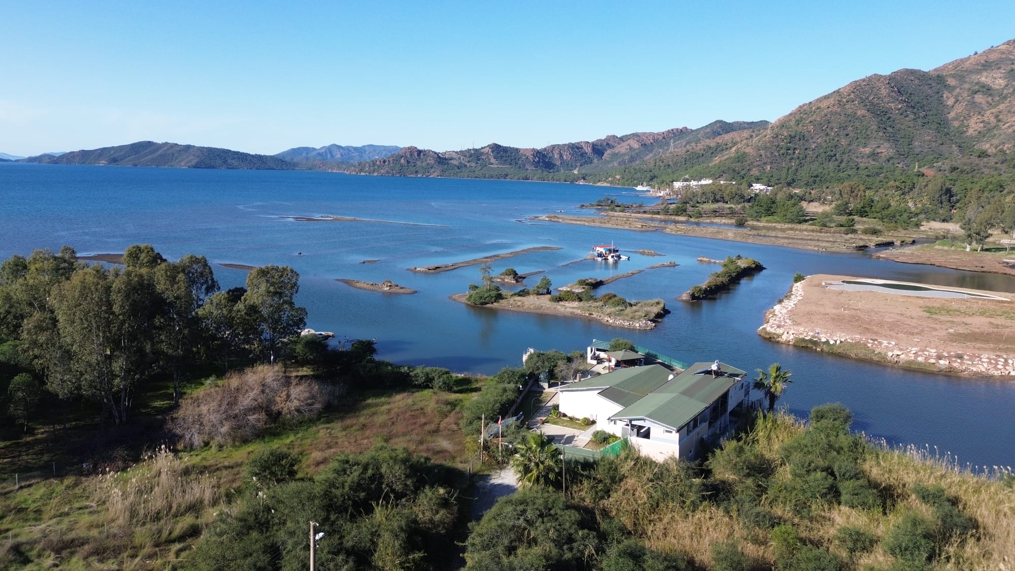 MARMARİS HİSARÖNÜNDE DENİZE 100 MT MESAFEDE 2+1 DAİRE