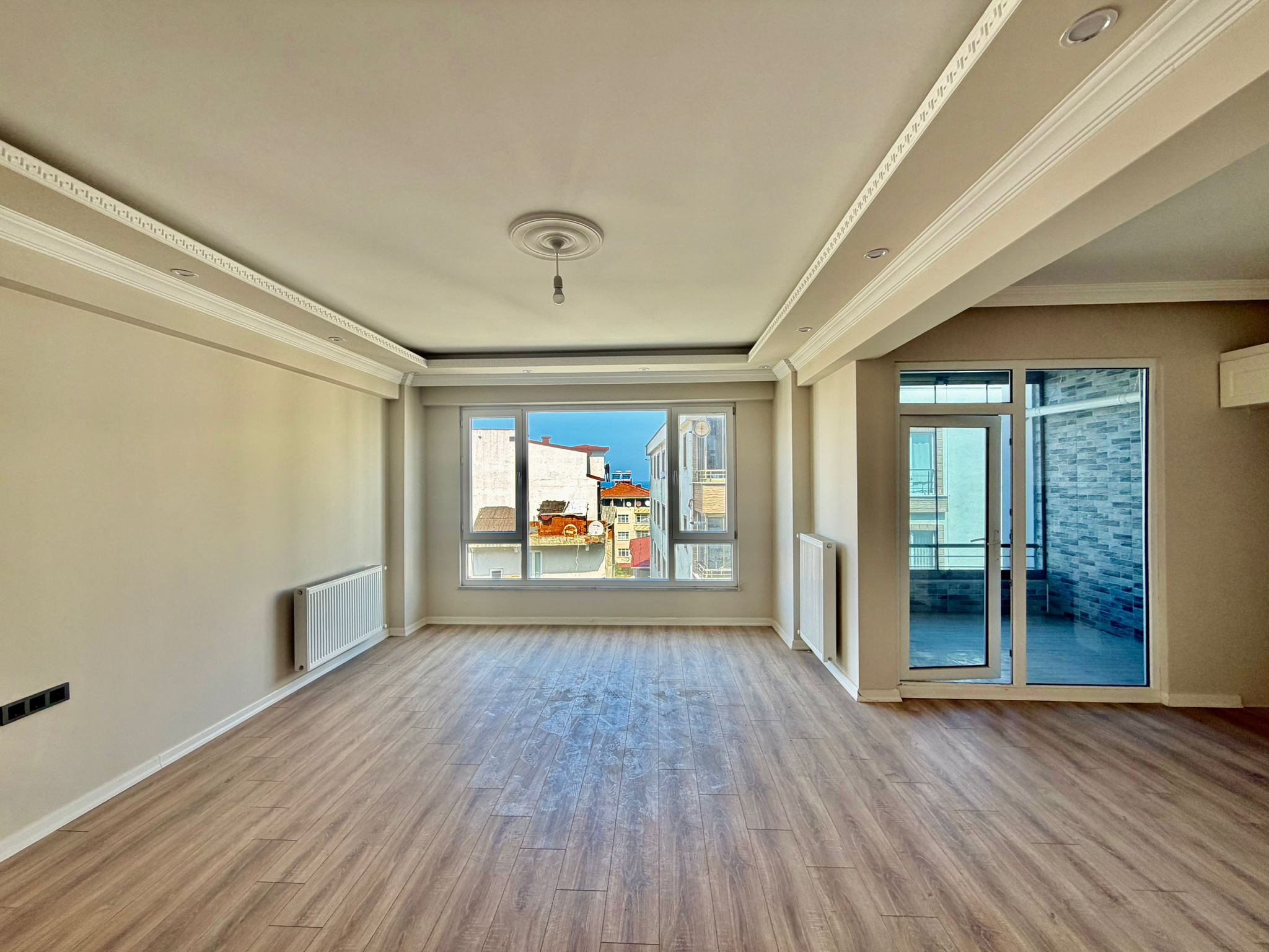 DENİZE VE SAHİLE 50M ÇİFT GİRİŞ CAM BALKON KOMBİ DAHİL DUBLEX