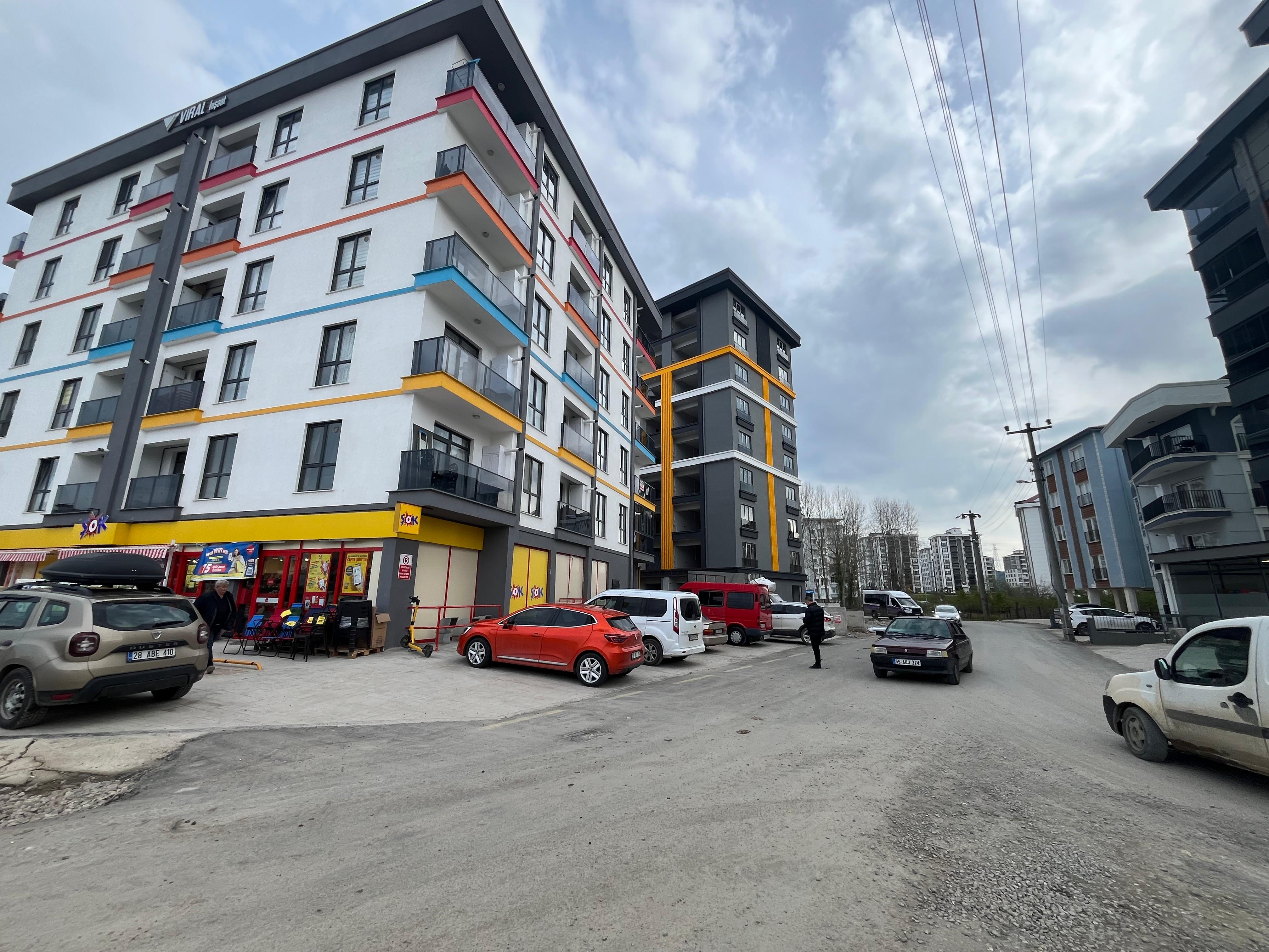 CUMHURİYET MAH. VİRAL İNŞAAT ANA BULVAR ÜZERİ 1+1