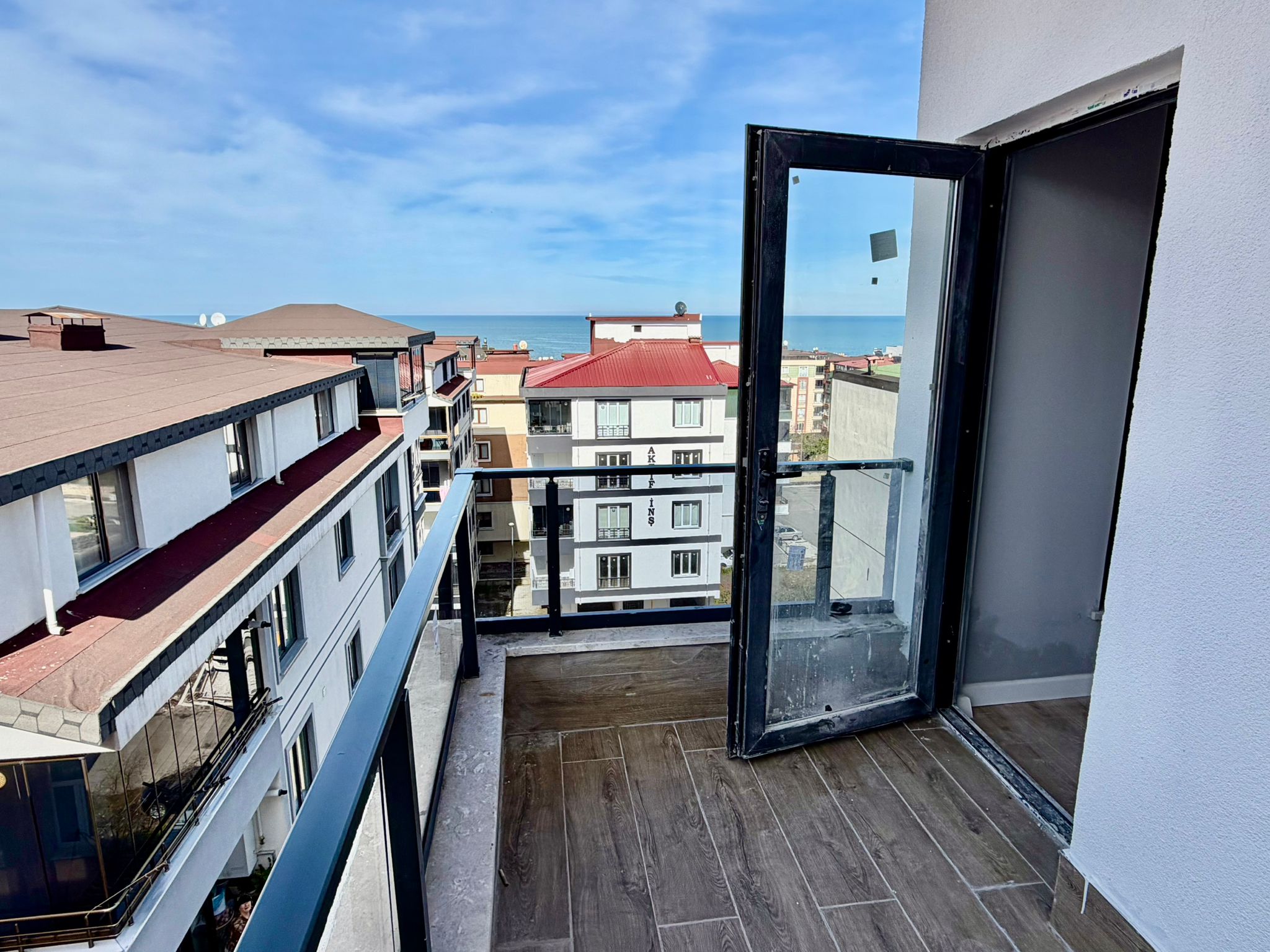 MABEL'DEN - OKULLAR BÖLGESİ DENİZ MANZARALI LÜX 2+1