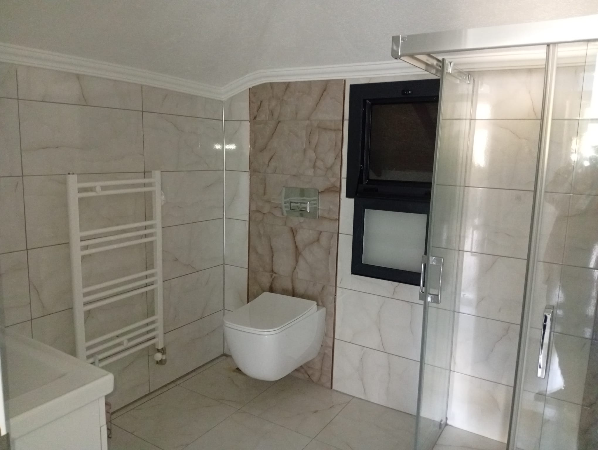 MARMARİSİN  VİLLALAR BÖLGESİ ÇAMDİBİ MAHALLESİNDE KIRALIK 5+1 MÜSTAKİL BOŞ VILLA