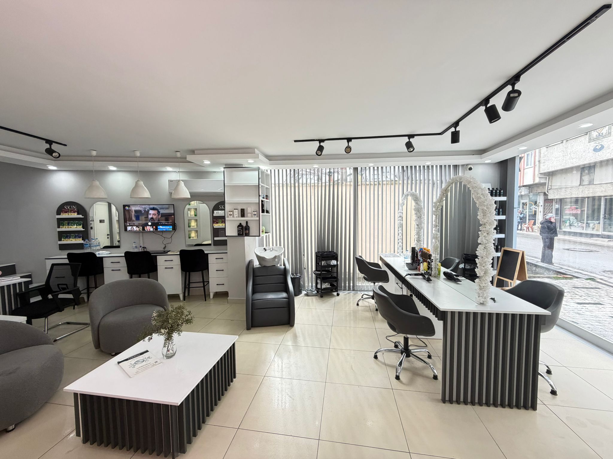 *YILIN FIRSATI DEVREN -FUL DONANIMLI 2 KATLI GÜZELLİK MERKEZİ*