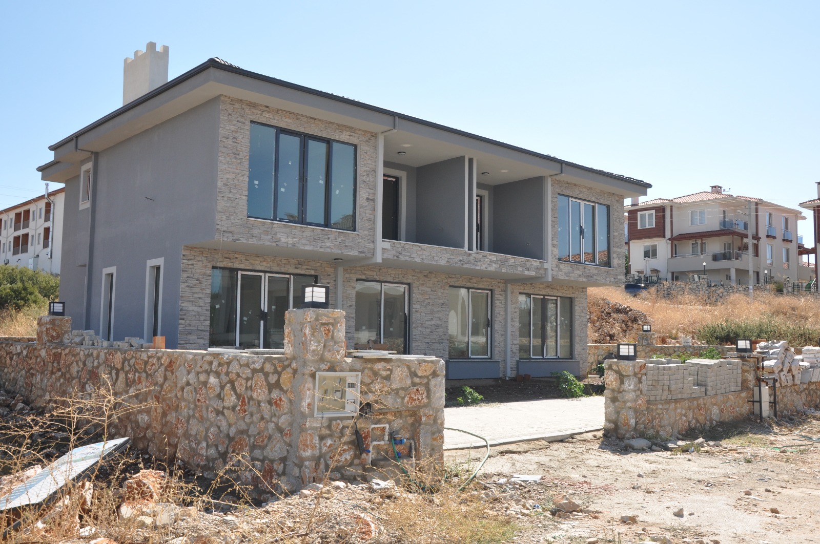 MUĞLA ULADA SATILIK SIFIR IKIZ VILLALAR