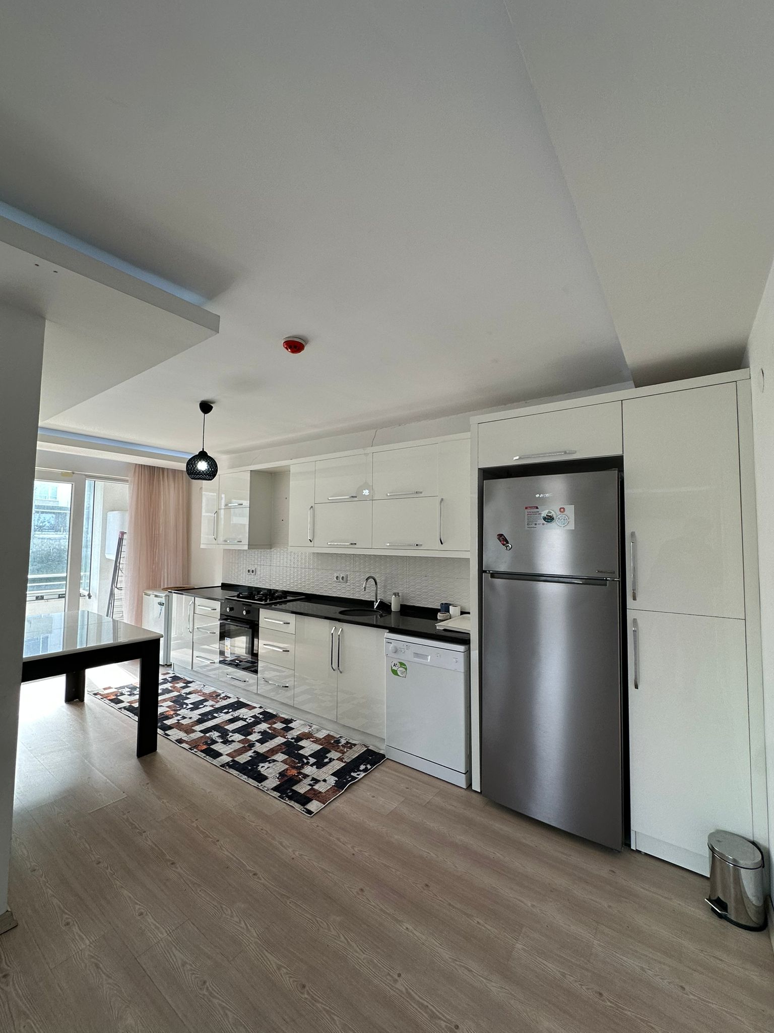 BEYAZ YALI KİRALIK DAİRE