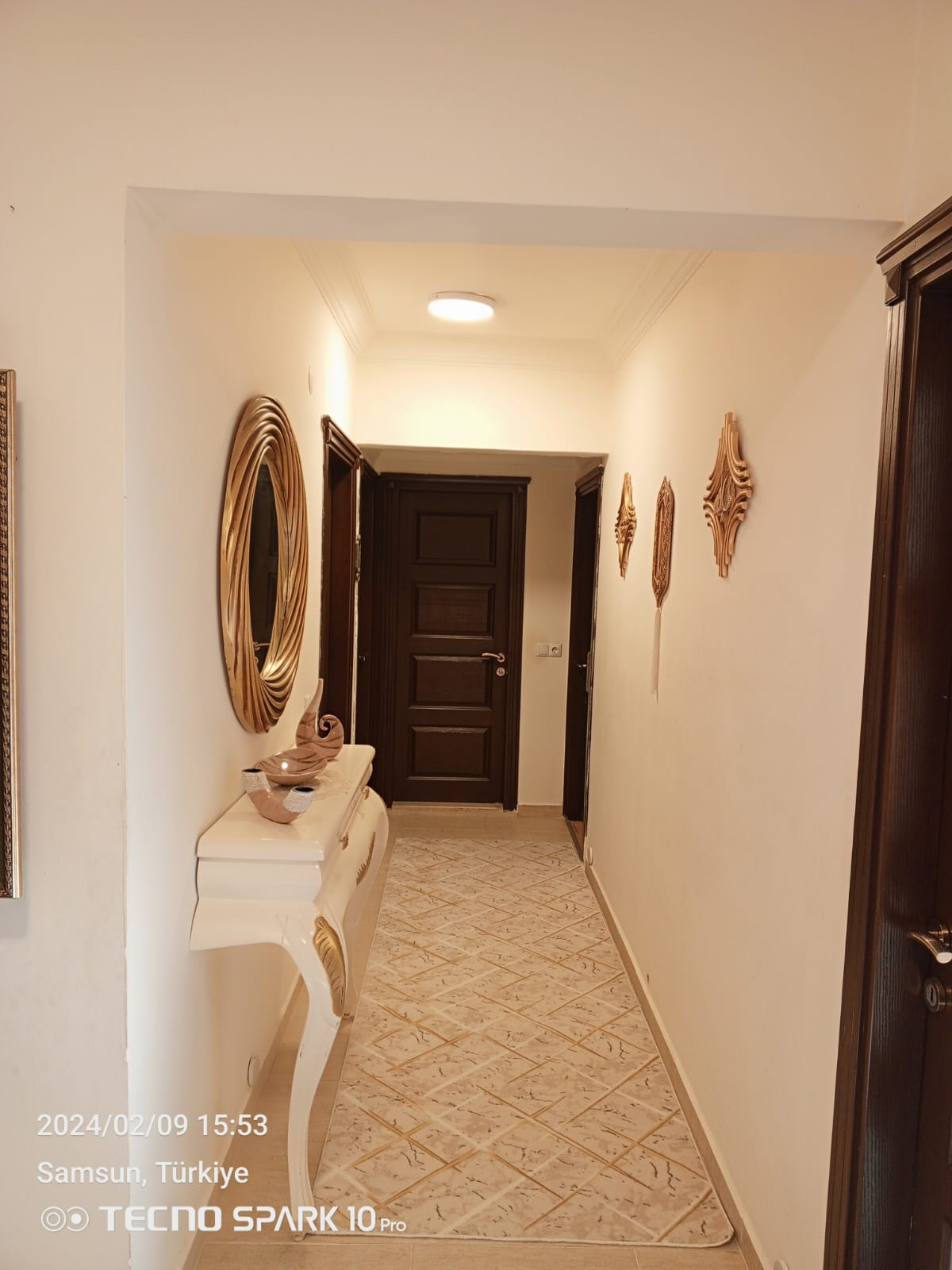 MERKEZİ KONUMDA ARA KAT OTOPARKLI 3+1 DAİRE