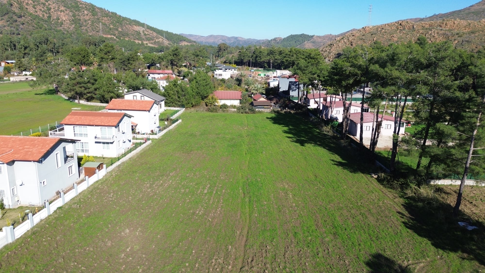 MARMARİS HİSARÖNÜNDE SAHİLE YAKIN 475M2 SATILIK TARLA