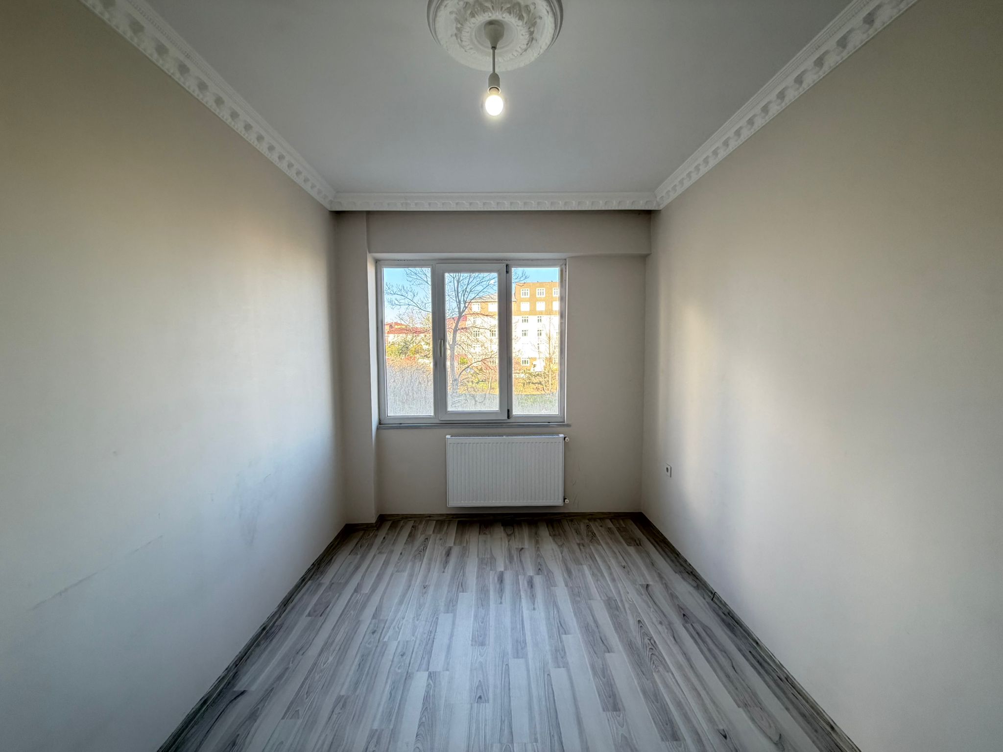 MABEL'DEN İMAMHATİP LİSE YANI ANA YOLA 2 ADIM ANKSTRE SET DAHİL