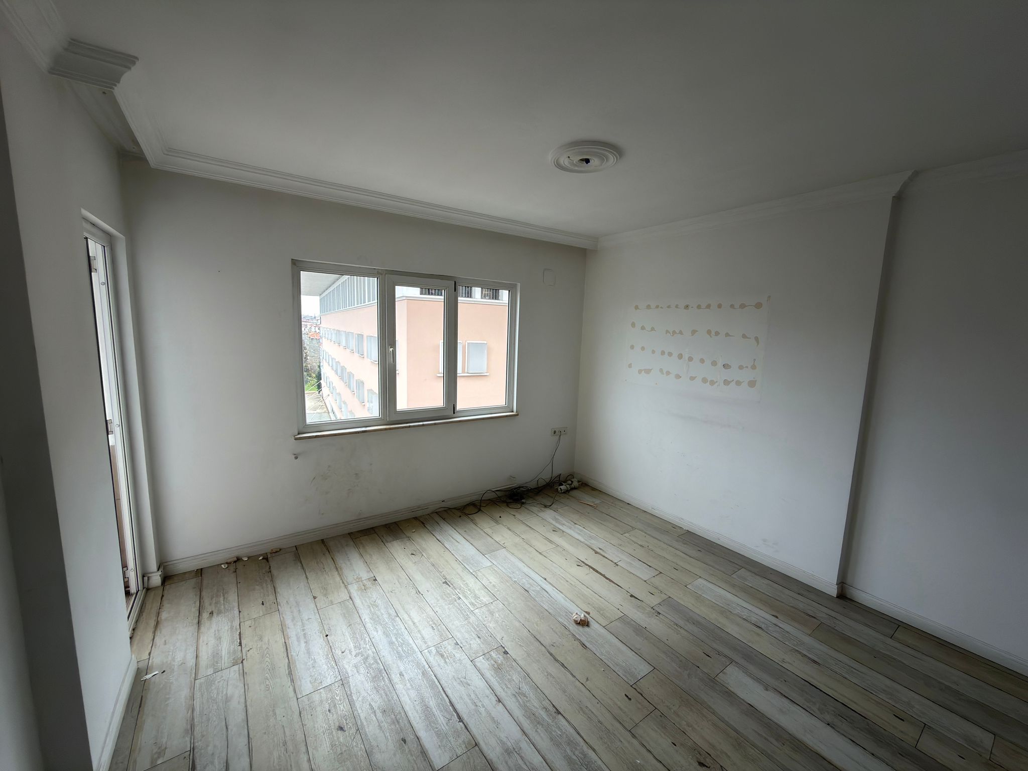 TRABZON BÜYÜKŞEHİR BELEDİYESİ YANI 3+1 KİRALIK OFİS