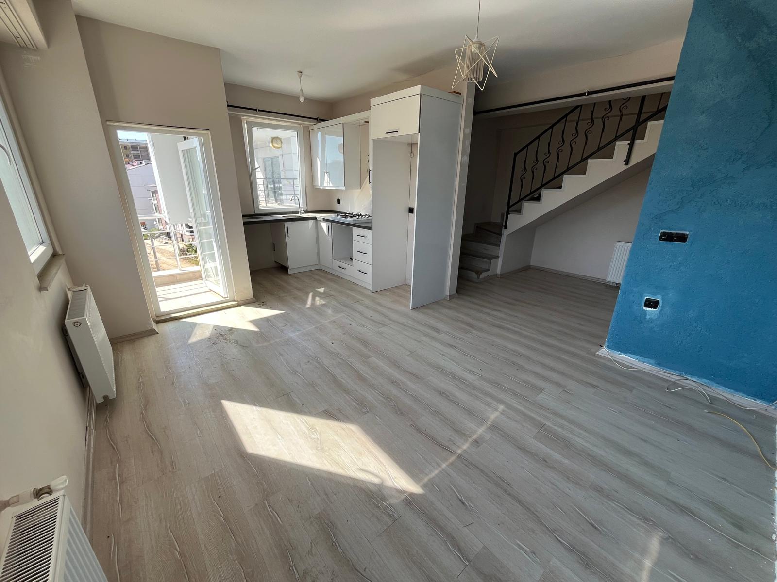 CUMHURİYET MAH. KERVAN APT. DUBLEKS 2+1