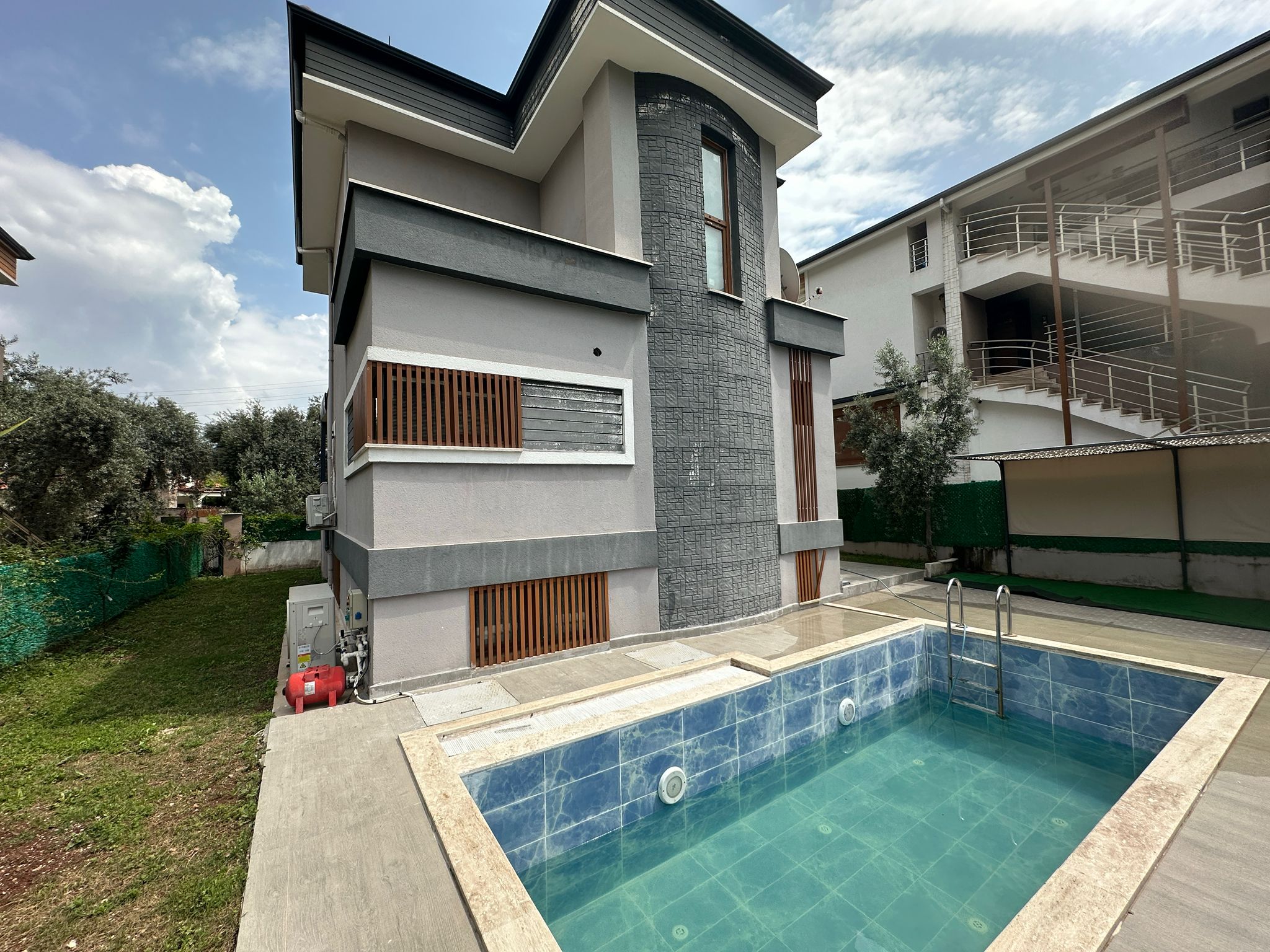 İÇMELER 4+1 TAM MÜSTAKİL EŞYALI HAVUZLU KİRALIK VİLLA